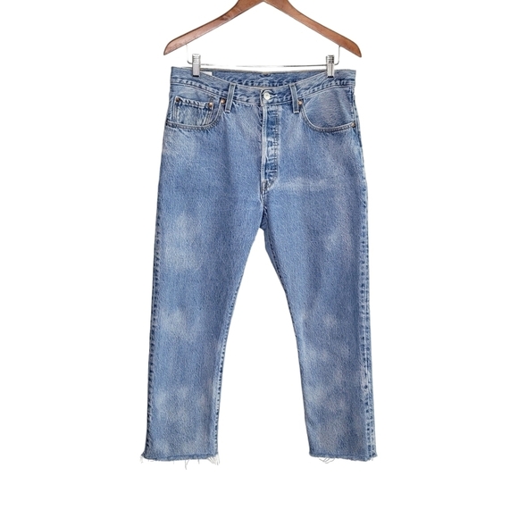 Levi's 501 Premium Original Cropped Medium Wash Button-Fly Raw Hem Jeans Size 31 - Picture 1 of 12